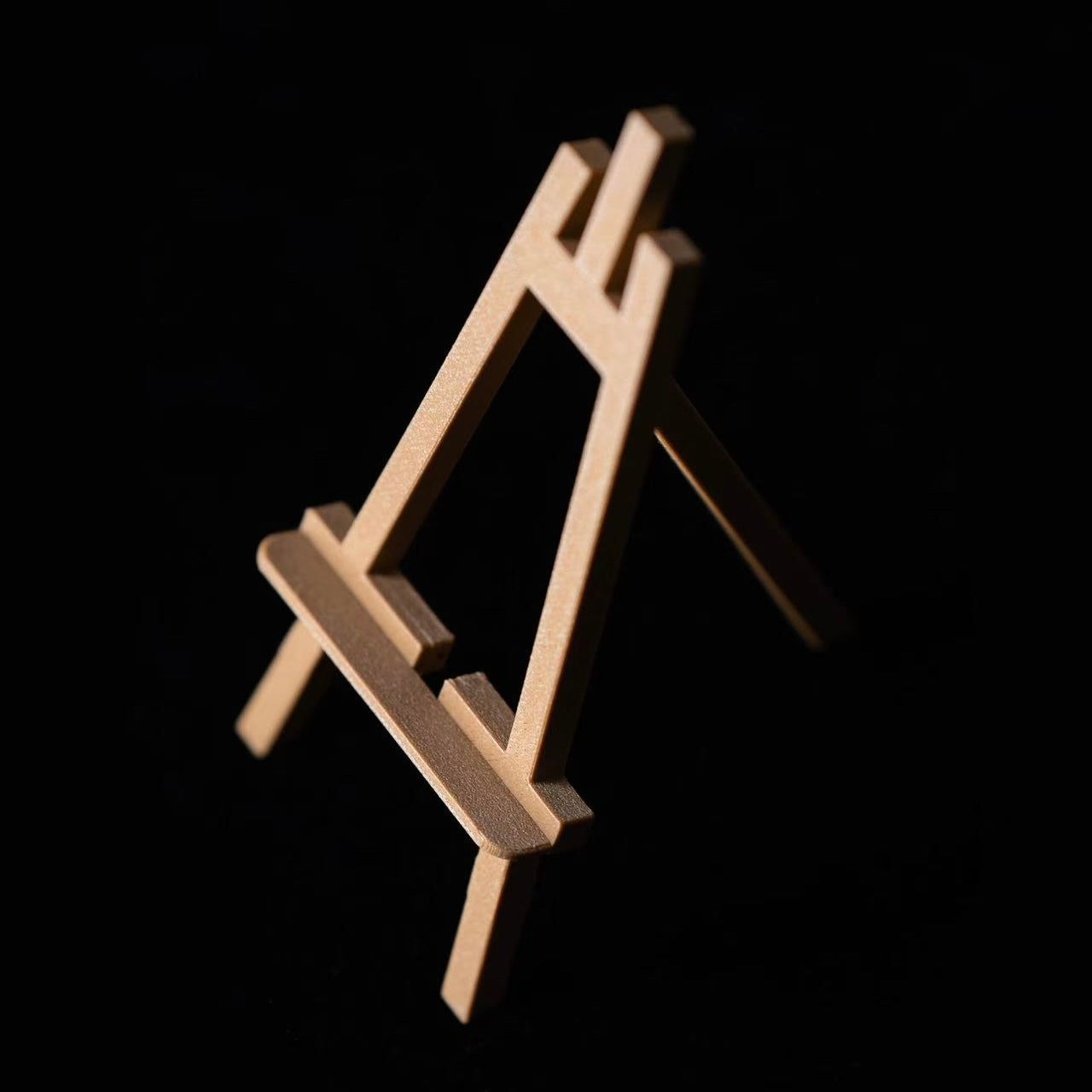 Assembled 3D printed magnet plant stand with a sturdy frame, perfect for displaying small plants. Made from high-quality PLA material.